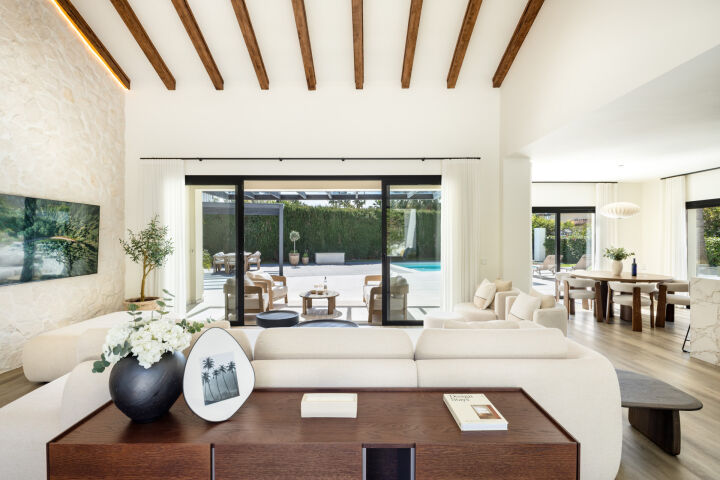 Villa Aria - Contemporary Beachside Villa in San Pedro de Alcantara