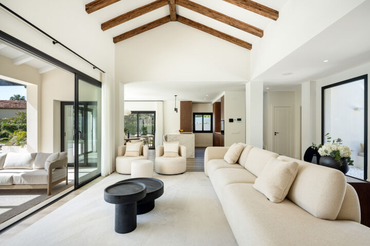 Villa Aria - Contemporary Beachside Villa in San Pedro de Alcantara