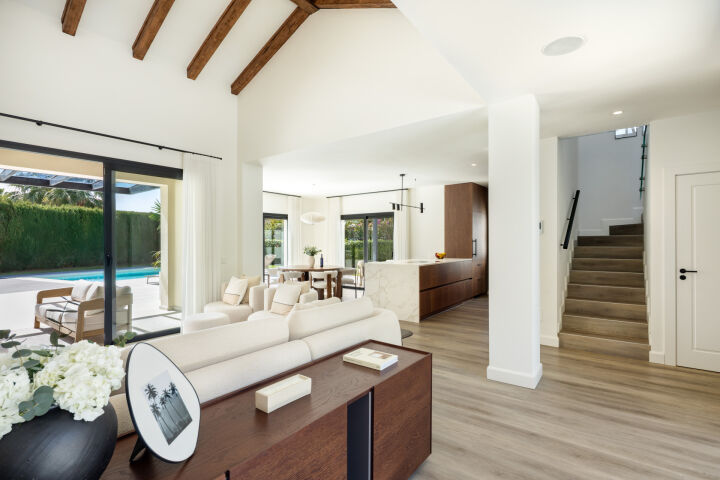 Villa Aria - Contemporary Beachside Villa in San Pedro de Alcantara