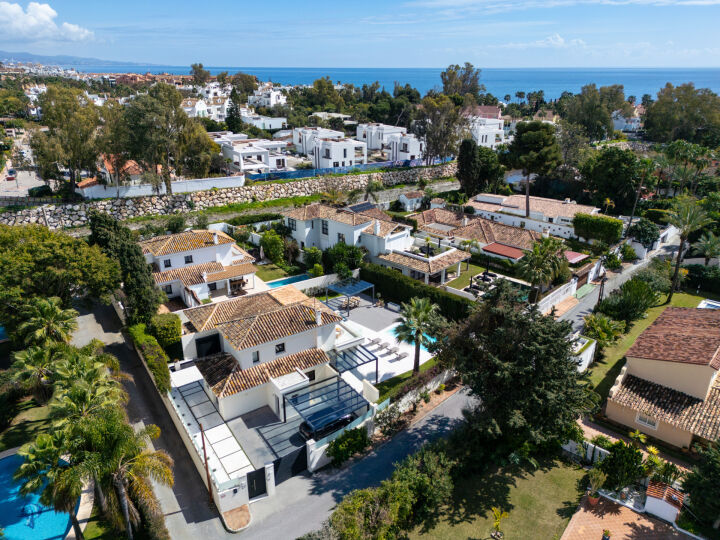 Villa Aria - Contemporary Beachside Villa in San Pedro de Alcantara