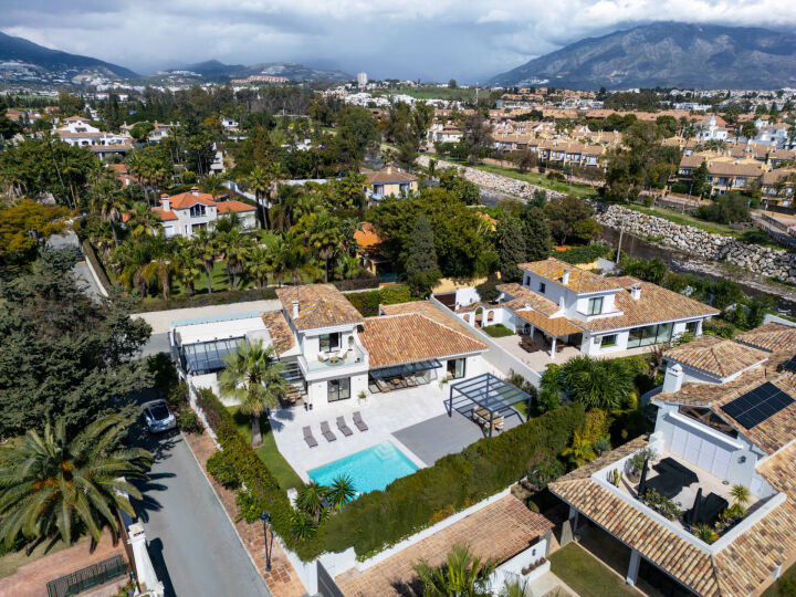 Villa Aria - Contemporary Beachside Villa in San Pedro de Alcantara