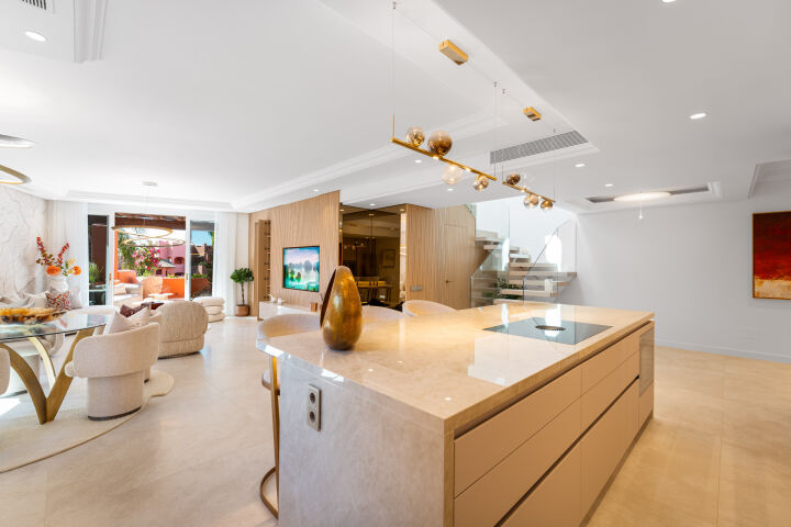 Penthouse Torre Bermeja - Seafront Duplex Penthouse in Estepona's New Golden Mile