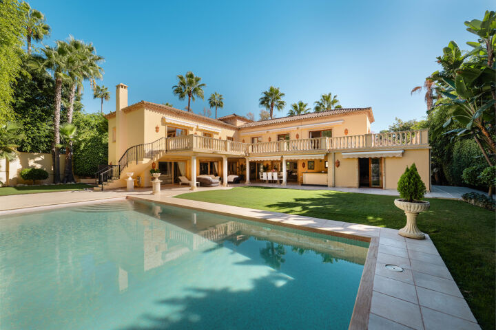 Villa Adele - Mediterranean Haven in Nueva Andalucía
