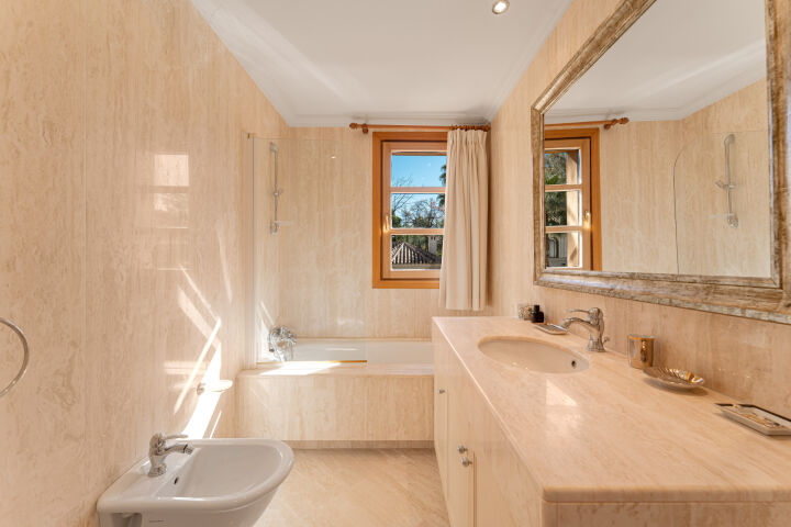 Villa Adele - Mediterranean Haven in Nueva Andalucía