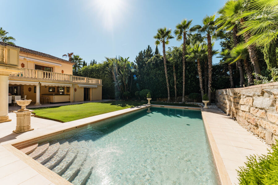 Villa Adele - Mediterranean Haven in Nueva Andalucía