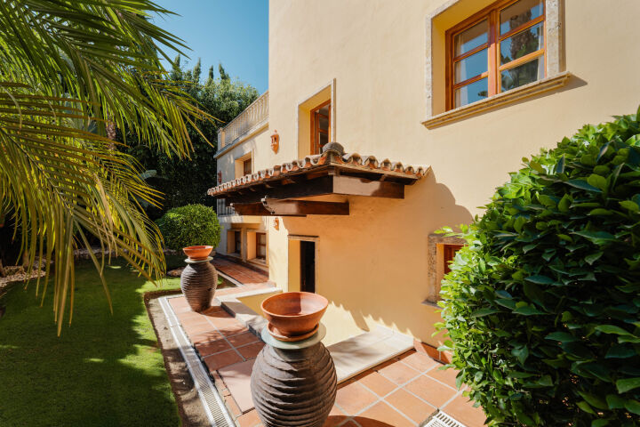 Villa Adele - Mediterranean Haven in Nueva Andalucía
