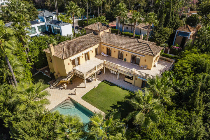 Villa Adele - Mediterranean Haven in Nueva Andalucía