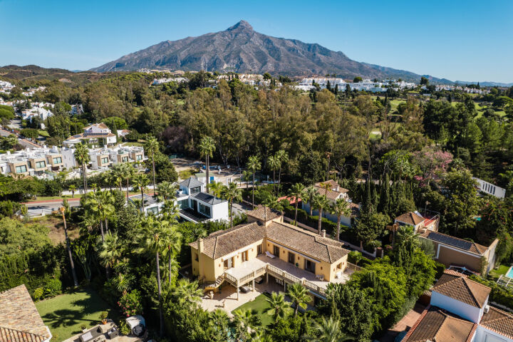 Villa Adele - Mediterranean Haven in Nueva Andalucía