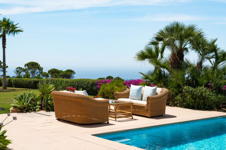 Villa Karolina - Elegant Estate with Breathtaking Sea Views in Estepona