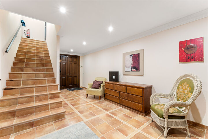 Villa Karolina - Elegant Estate with Breathtaking Sea Views in Estepona