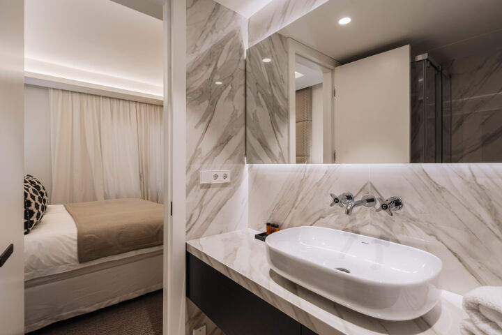 Apartment Aura 7 - Luxury Living in Marbella’s Iconic Puente Romano