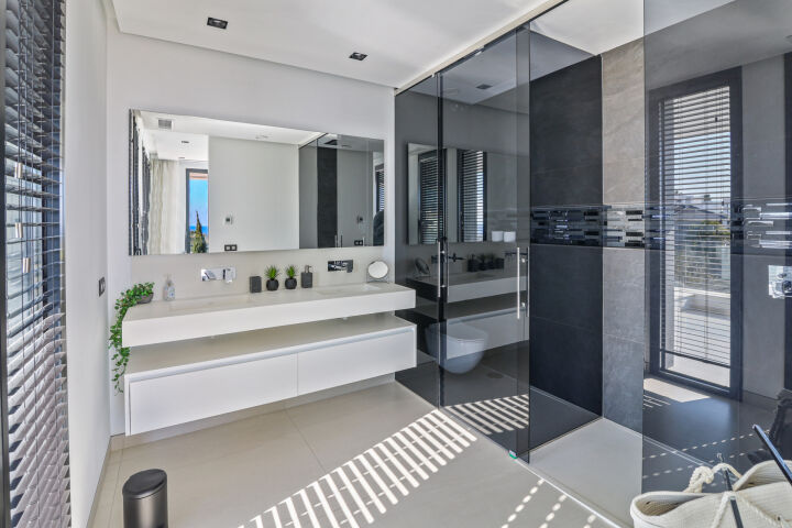 Villa Flamingo - Contemporary Golfside Villa in Los Flamingos, Benahavis