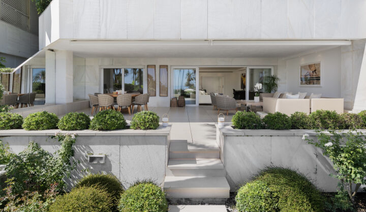 Apartment Los Granados - Luxury Renovated Apartment Steps from the Beach in Nueva Andalucía