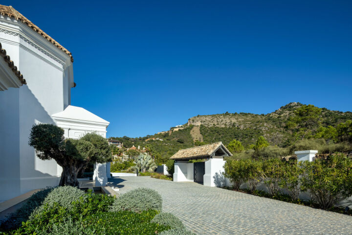 Villa Marbella - A Grand Villa Framed by Panoramic Views