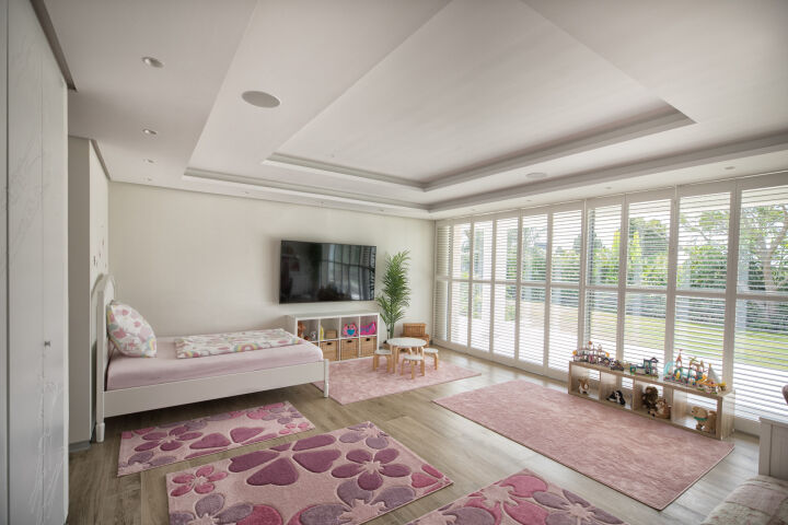 La Casa Blanca - Exceptional Modern Mansion with Guest House in the New Golden Mile