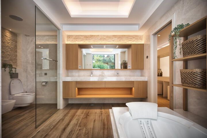 La Casa Blanca - Exceptional Modern Mansion with Guest House in the New Golden Mile