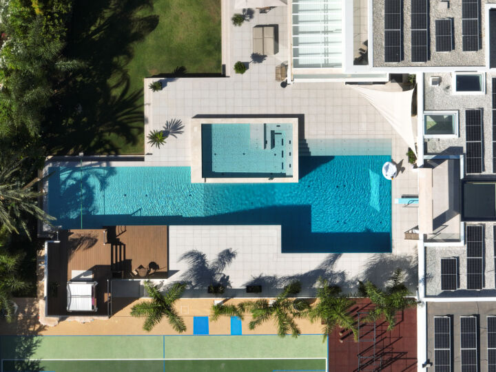 La Casa Blanca - Exceptional Modern Mansion with Guest House in the New Golden Mile