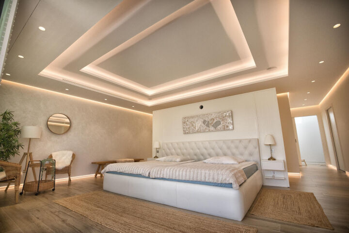 La Casa Blanca - Exceptional Modern Mansion with Guest House in the New Golden Mile