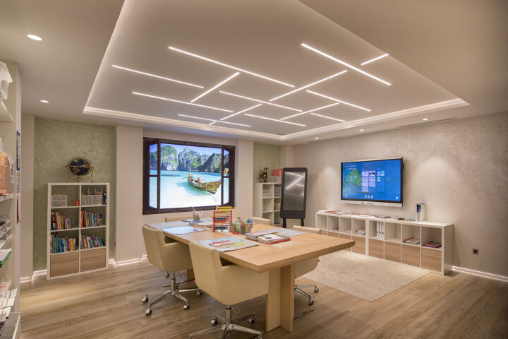 La Casa Blanca - Exceptional Modern Mansion with Guest House in the New Golden Mile