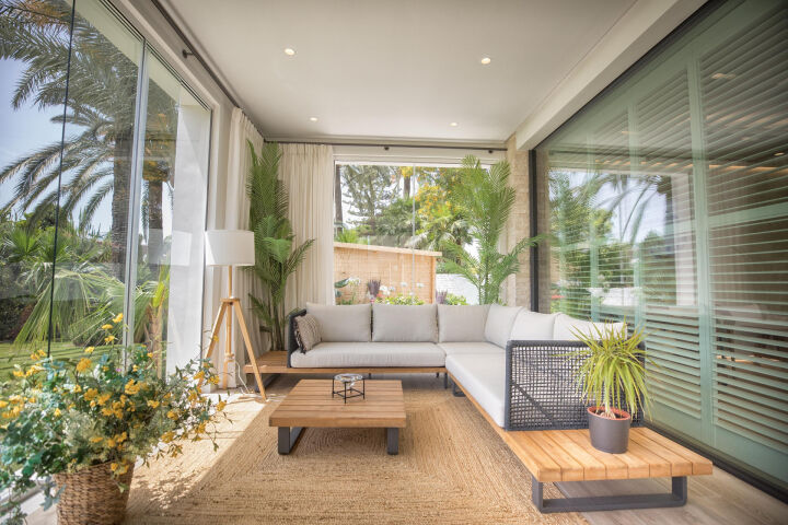 La Casa Blanca - Exceptional Modern Mansion with Guest House in the New Golden Mile