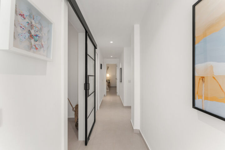 Casa Blanche - Stylish Renovated Apartment in Nueva Andalucia