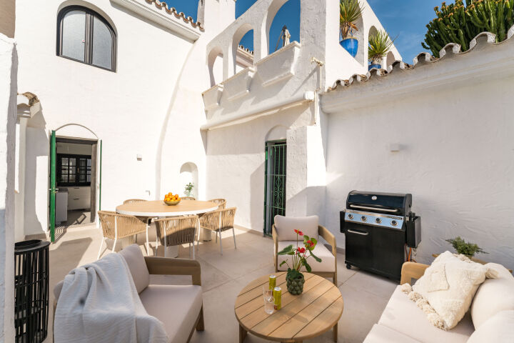 Casa Blanche - Stylish Renovated Apartment in Nueva Andalucia