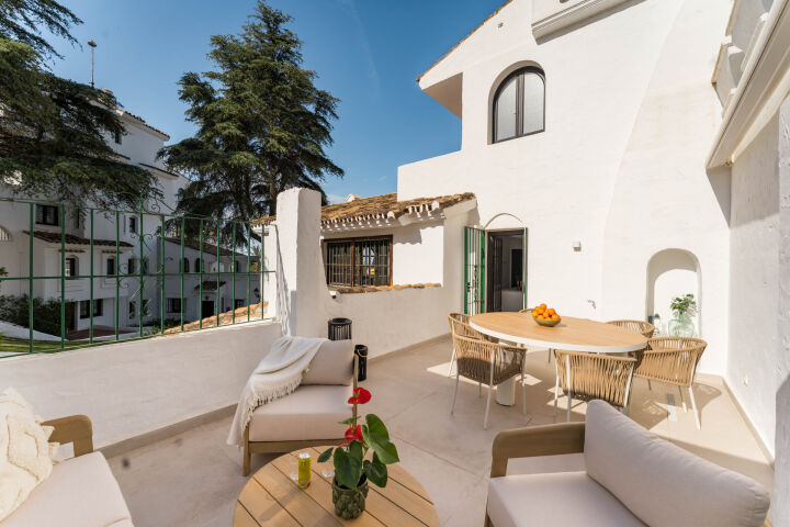 Casa Blanche - Stylish Renovated Apartment in Nueva Andalucia