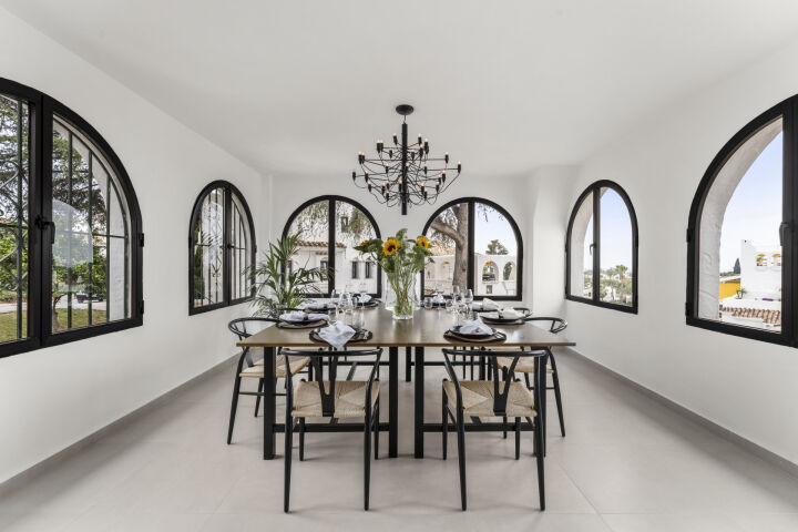 Casa Blanche - Stylish Renovated Apartment in Nueva Andalucia