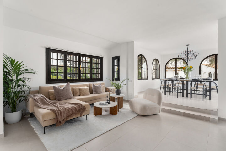 Casa Blanche - Stylish Renovated Apartment in Nueva Andalucia