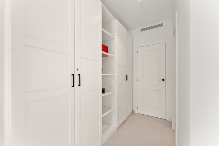 Casa Blanche - Stylish Renovated Apartment in Nueva Andalucia