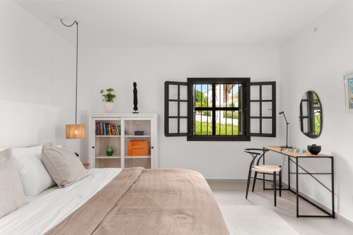 Casa Blanche - Stylish Renovated Apartment in Nueva Andalucia