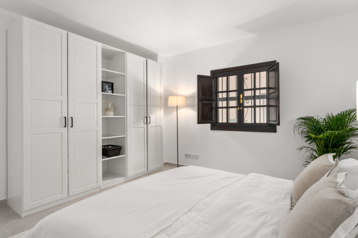 Casa Blanche - Stylish Renovated Apartment in Nueva Andalucia