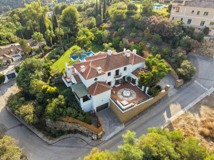 Puerto Almendro 21A - Mediterranean Villa in Benahavis