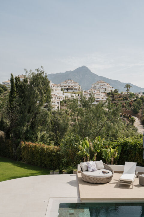 Villa Elara - Sophisticated Renovated Villa in the Heart of Nueva Andalucía
