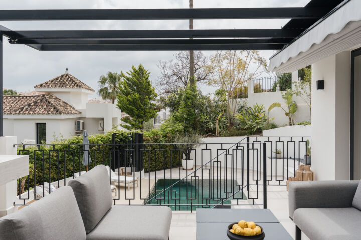Villa Elara - Sophisticated Renovated Villa in the Heart of Nueva Andalucía