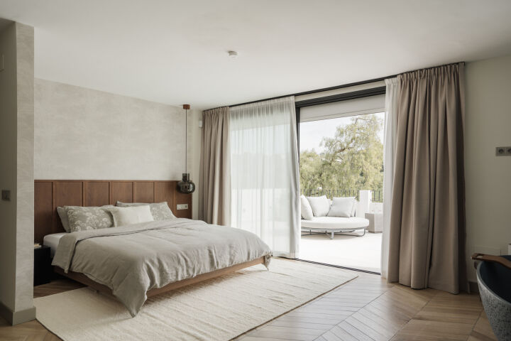 Villa Elara - Sophisticated Renovated Villa in the Heart of Nueva Andalucía