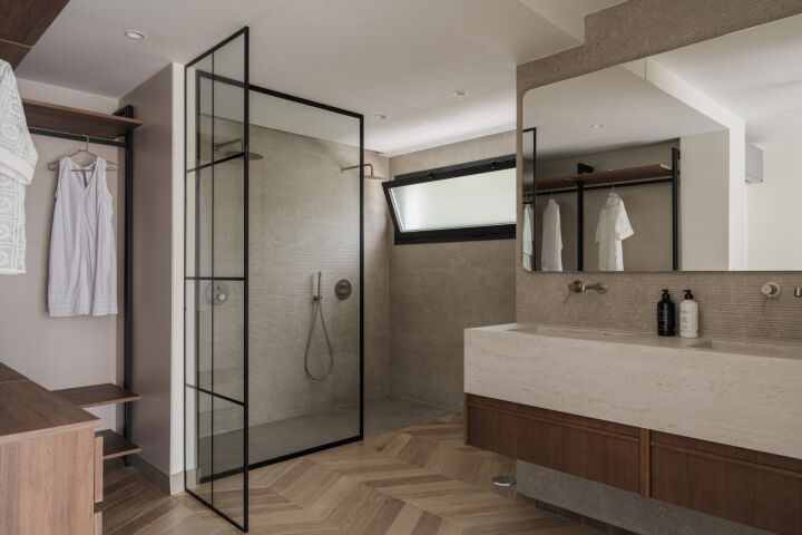Villa Elara - Sophisticated Renovated Villa in the Heart of Nueva Andalucía