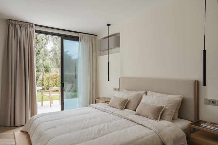 Villa Elara - Sophisticated Renovated Villa in the Heart of Nueva Andalucía