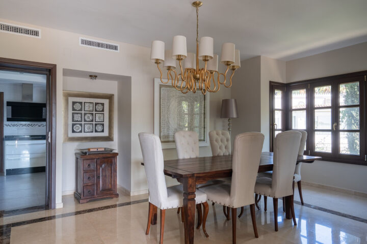 Villa Ariza - Andalusian-Style Villa with Sea Views in El Rosario, Marbella East