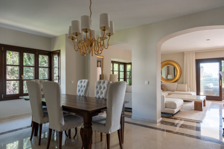 Villa Ariza - Andalusian-Style Villa with Sea Views in El Rosario, Marbella East