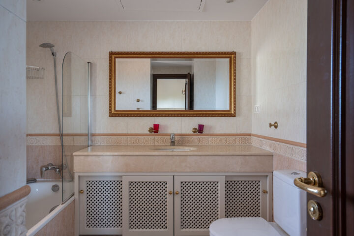 Villa Ariza - Andalusian-Style Villa with Sea Views in El Rosario, Marbella East