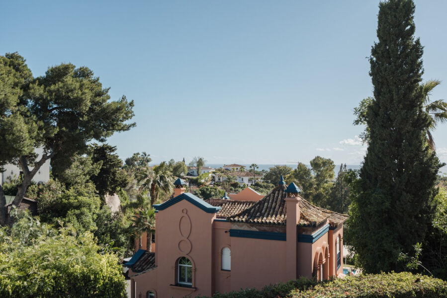 Villa Ariza - Andalusian-Style Villa with Sea Views in El Rosario, Marbella East