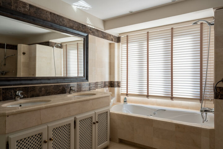 Villa Ariza - Andalusian-Style Villa with Sea Views in El Rosario, Marbella East