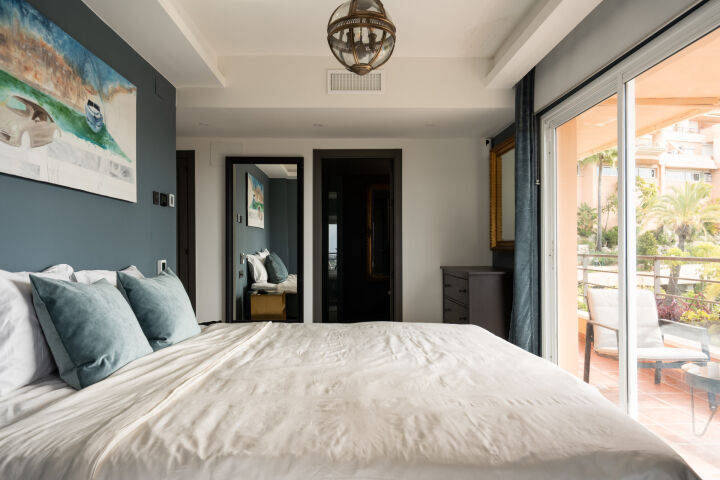 Magna 188 - Newly Renovated Frontline Golf Apartment in Magna Marbella