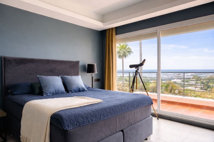 Magna 188 - Newly Renovated Frontline Golf Apartment in Magna Marbella