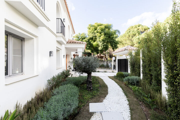 Villa Celina - Contemporary designer residence in the exclusive Los Arqueros, Benahavís