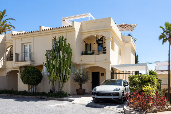 Amani Hills - Exceptional Sea View Townhouse in El Herrojo, Benahavís