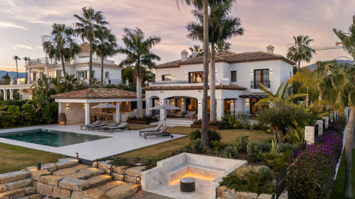 Casa de Luna - Sophisticated Andalusian Villa with Breathtaking Panoramic Views