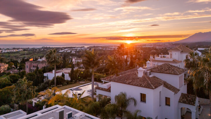 Casa de Luna - Sophisticated Andalusian Villa with Breathtaking Panoramic Views