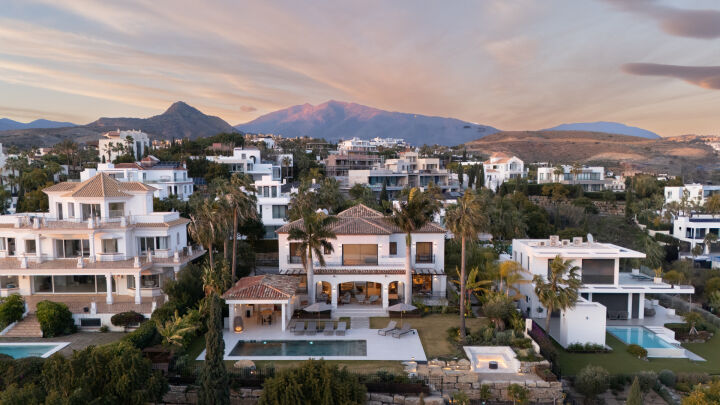 Casa de Luna - Sophisticated Andalusian Villa with Breathtaking Panoramic Views